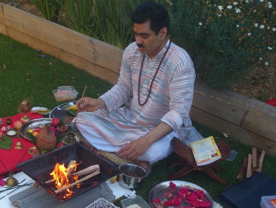 Hindu Priest Melbourne Pic 1