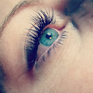 The Lash Stylist Pic 3 - Full set of Lash extensions