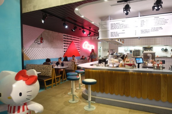 Hello Kitty Diner Pic 1 - Cute fitout