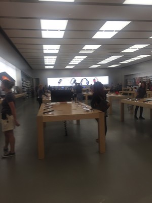 Apple Store Chadstone Pic 3