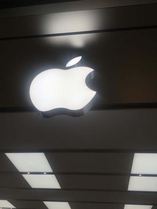 Apple Store Chadstone Pic 1