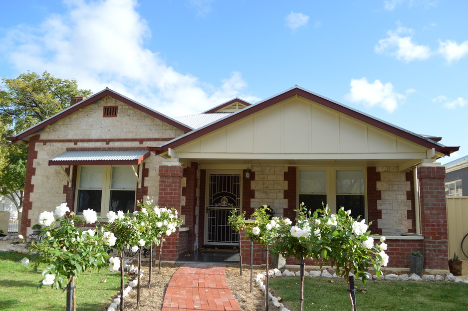 Two Cow Cottage Bed & Breakfast Pic 1