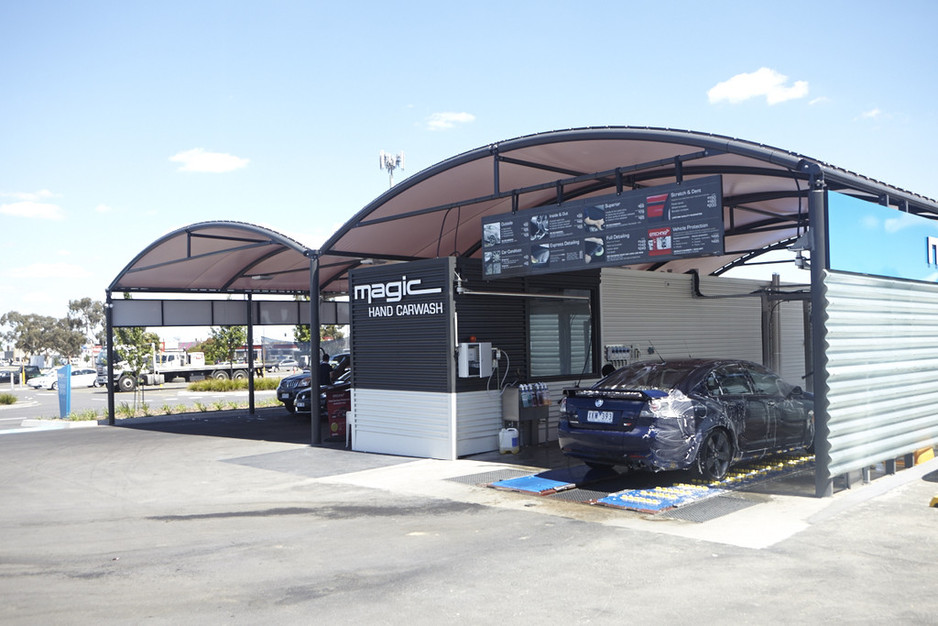 Magic Hand Carwash Roxburgh Park Pic 1