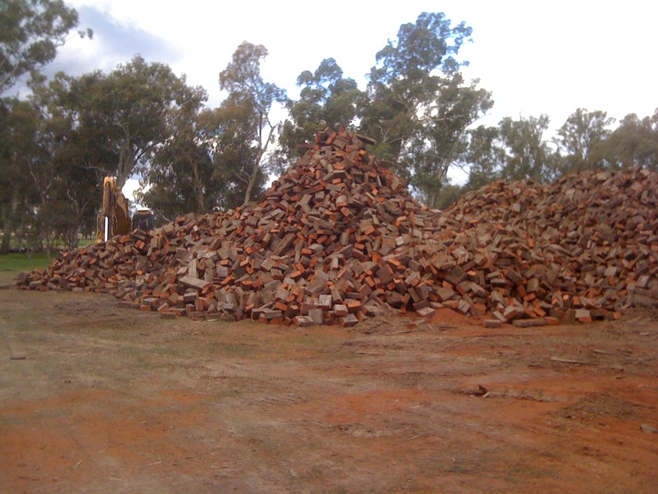 Goulburn Valley Firewood Supplies Pic 1 - PREMIUM REDGUM SLEEPER BLOCKS