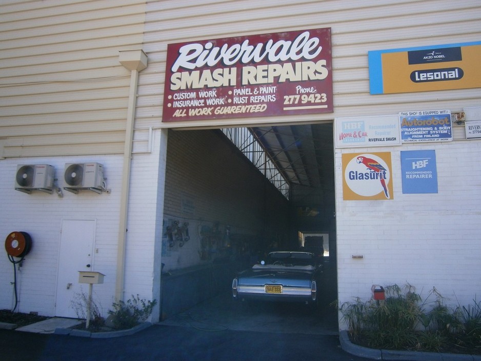 Rivervale Smash Repairs Pic 1