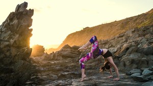 Jessica Dewar Yoga Pic 5