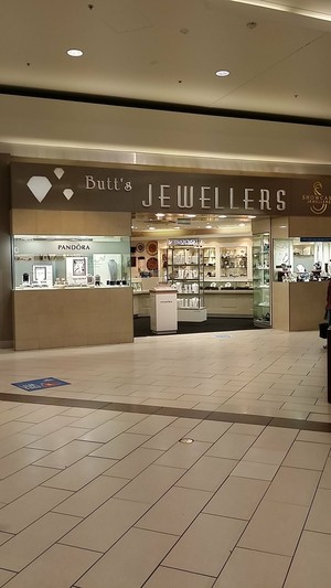 Butt's Jewellers Pic 4 - Butts Jewellery Store at Lake Haven