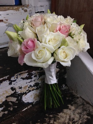 Deane's Wedding Flowers Pic 4