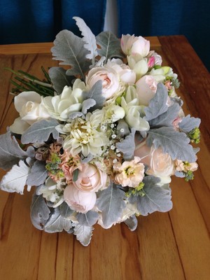 Deane's Wedding Flowers Pic 5