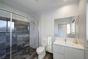 Surfside Homes Pic 4 - Bathroom