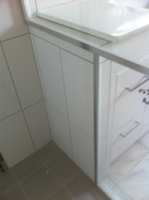 Essential Renovations Pic 5 - VANITY HOB CUTOUT SHOWERSCREEN