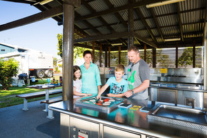 Broadwater Tourist Park Pic 2 - Broadwater fully equipped camp kitchen