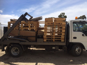 Garden Gully Bin Hire Pic 4