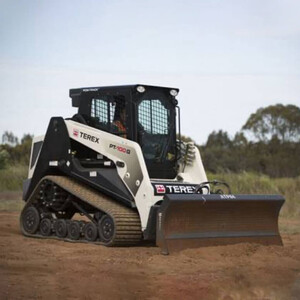 SEQ Earthmovers Pic 4 - Terex Posi Track For Hire Brisbane