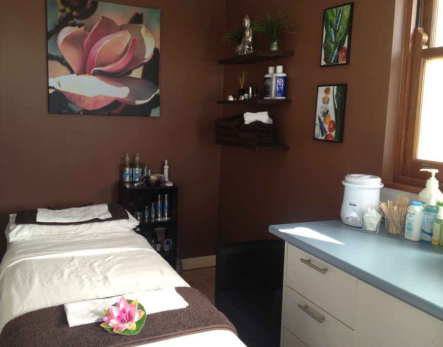 Institut de Beaute Beauty Salon Pic 2 - Treatment Room