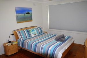 Kiama Aspect On Jones Beach Pic 5 - Bedroom 1 Queen size bed with views to Jones Beach Kiama Downs Kiama