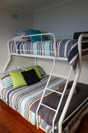 Kiama Aspect On Jones Beach Pic 4 - Bedroom 3 Double size bed with single bed size upper bunk