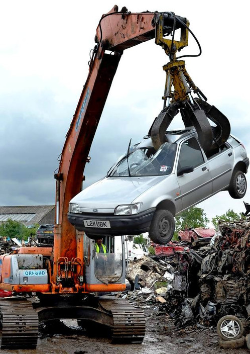 Hazara Car Removals Pic 1 - In the event that you have old vehicle or harmed vehicle and you need to free dont stress cash for car Melbourne give this administration in your general vicinity We paying you high measure of money for them