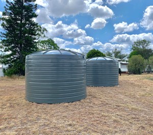 Australian Poly Tanks Pic 4 - smooth surface to repel dirt and look newer for longer