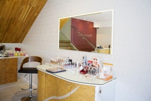 Maxwell's Skin & Body Clinic Pic 5