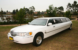 Hunter Valley Limo Wine Tours Pic 5 - Lincoln limousine tours from Sydney to Hunter Valley