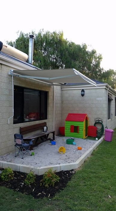 Didja Express Shade Shed Pic 1 - Retractable Awning