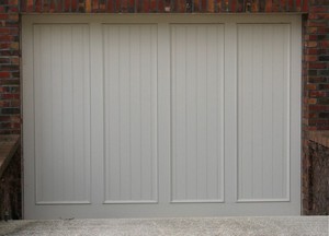 Growlers Gully Garage Doors & Remotes Pic 3 - PLy Tilt