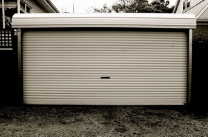 Growlers Gully Garage Doors & Remotes Pic 4 - Rollerdoor with Canopy