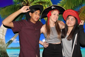 Melbourne Photobooth Fun Pic 5 - Green screen beach background fit for a pirate