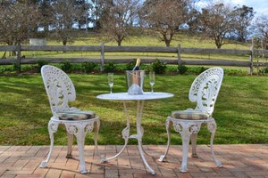 Sungrove Cottage Pic 4 - Private balcony