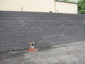 JMB Paving & Bricklaying Pic 4 - large block retaining walls