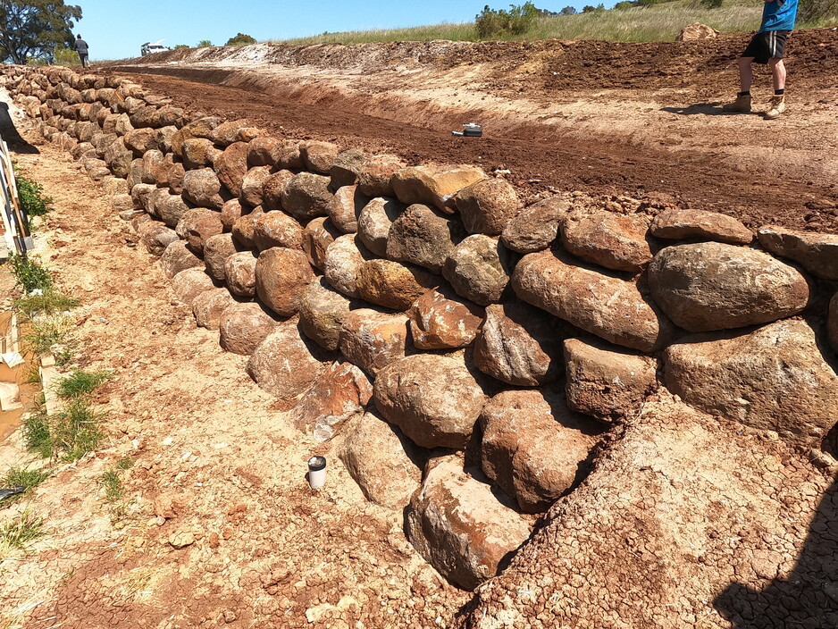 Earthcon Group Pic 1 - rock wall