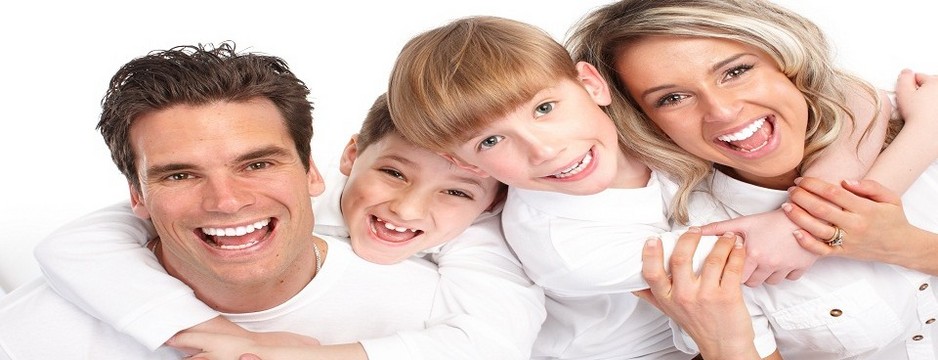 Brookwater Dental Surgery Pic 1 - Springfield Dentist Smiling Family