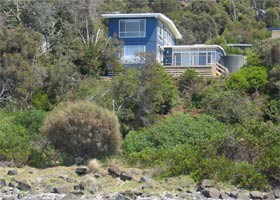 Walkerville Nth Beach Houses & Accommodation Pic 1 - Lanes Beach House