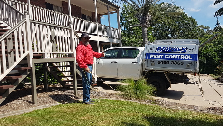 Bridges Pest Control Pic 1 - Matt treating my lawn