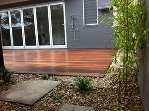 TCH Industries Pty Ltd Pic 4 - Spotted gum decking with bamboo hedge