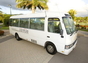 Exemplar Coaches & Limousines Pic 2