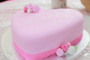 Cakes to Delight Pic 3 - Heart Cake