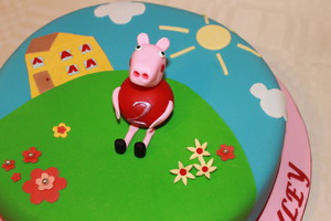 Cakes to Delight Pic 2 - Peppa Pig cake