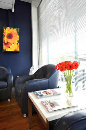 Upwey Dental Pic 2 - Up to date magazines comfortable chairs