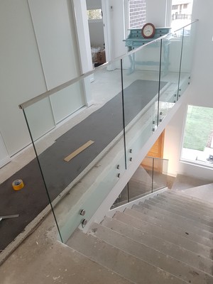 MEEMO GLASS SOLUTIONS Pic 3