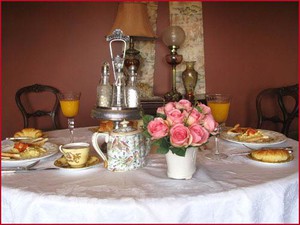 Deloraine Homestead Pic 4 - breakfast in the dining room