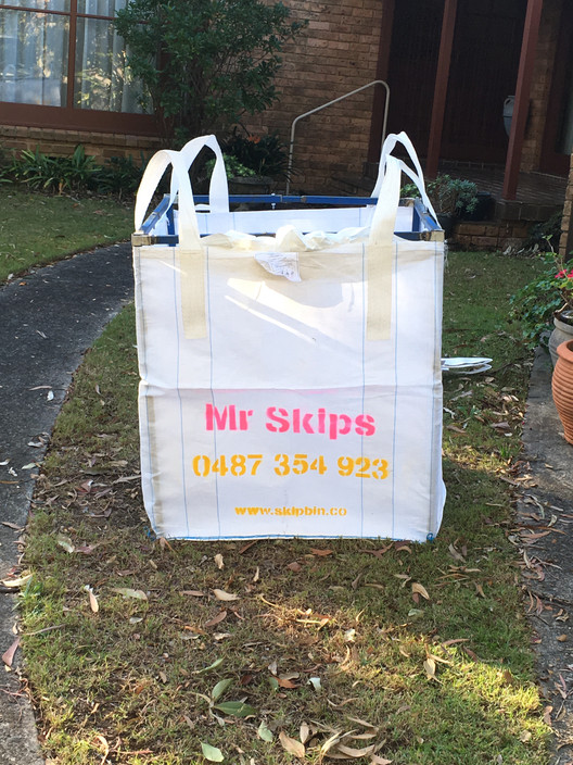 Tip Fast / Mr Skips Pic 1 - 1m3 skip bag 15000