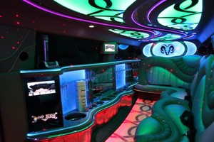 5 Star Hollywood Limousines Pic 2