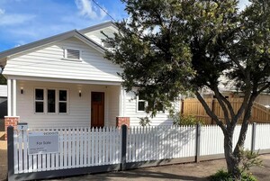 Geelong Fencing And Gate Service Pic 4 - Picket Fence Installation in Geelong Front Photo