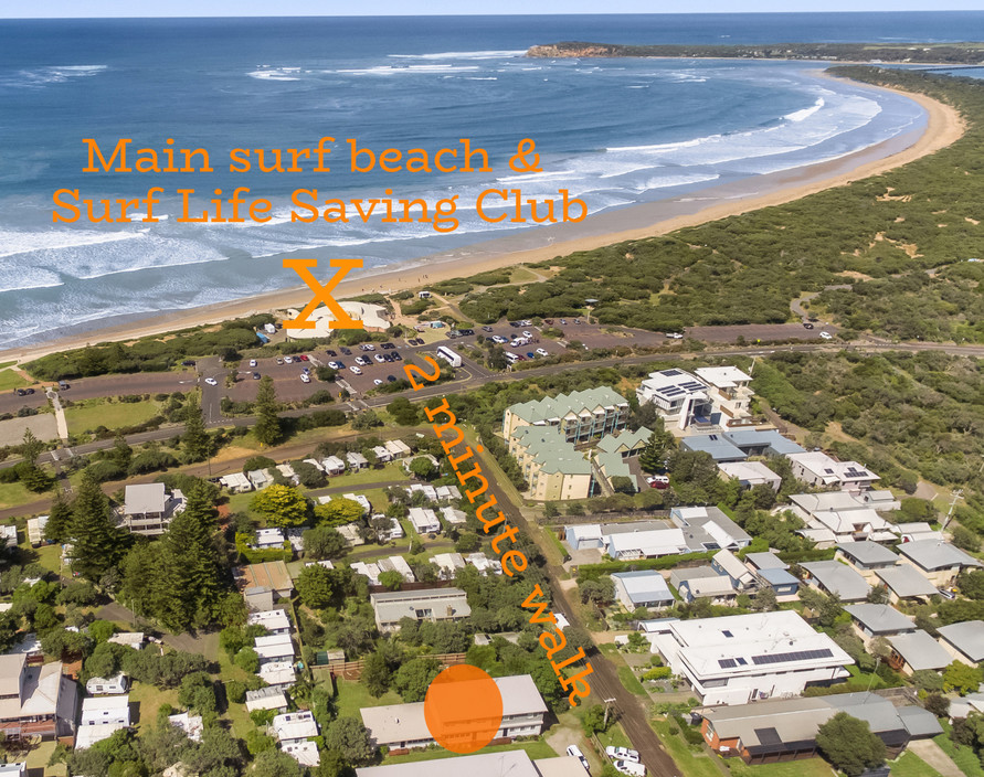 Alice's Palace Holiday Home Ocean Grove Pic 1 - Alices Palace is 2 minutes walk to Ocean Groves main surf beach and Surf Life Saving Club