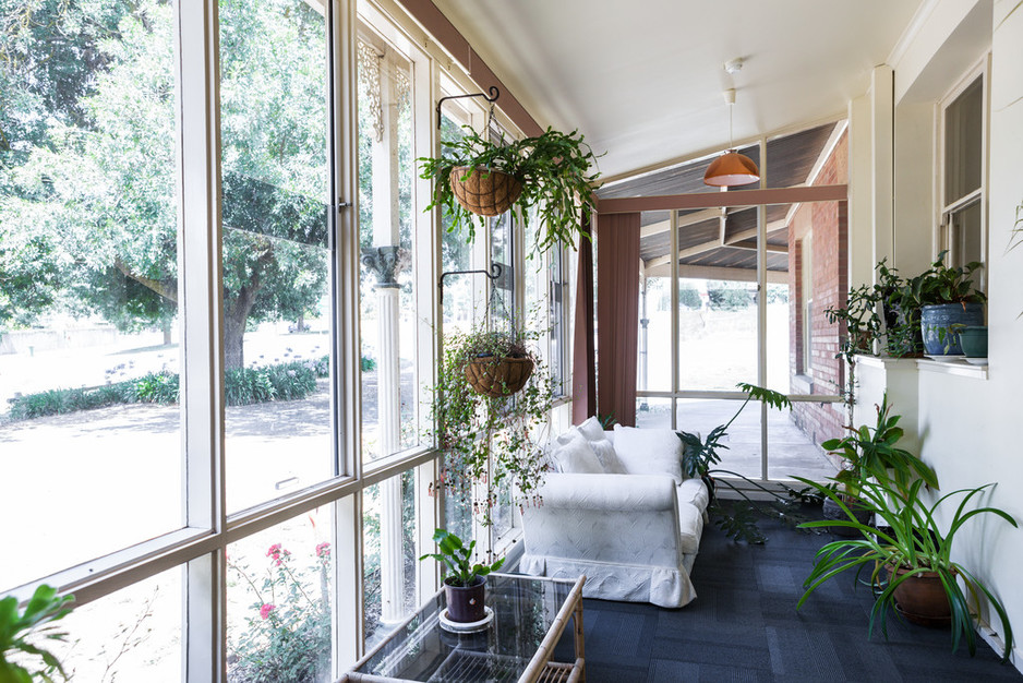 Lancefield Guesthouse Pic 1 - Relaxing Sunroom with plenty of light and lounges