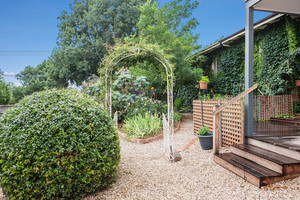 Lancefield Guesthouse Pic 5 - Garden Area