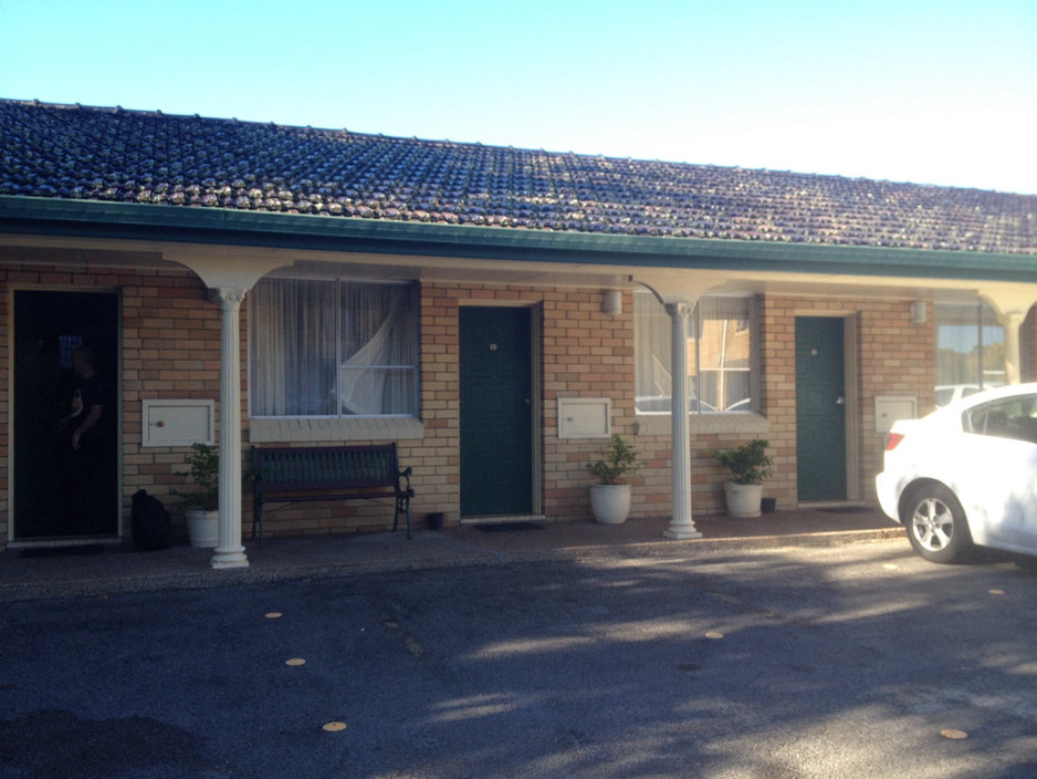 Hunter Valley Motel Pic 1 - Outside rooms