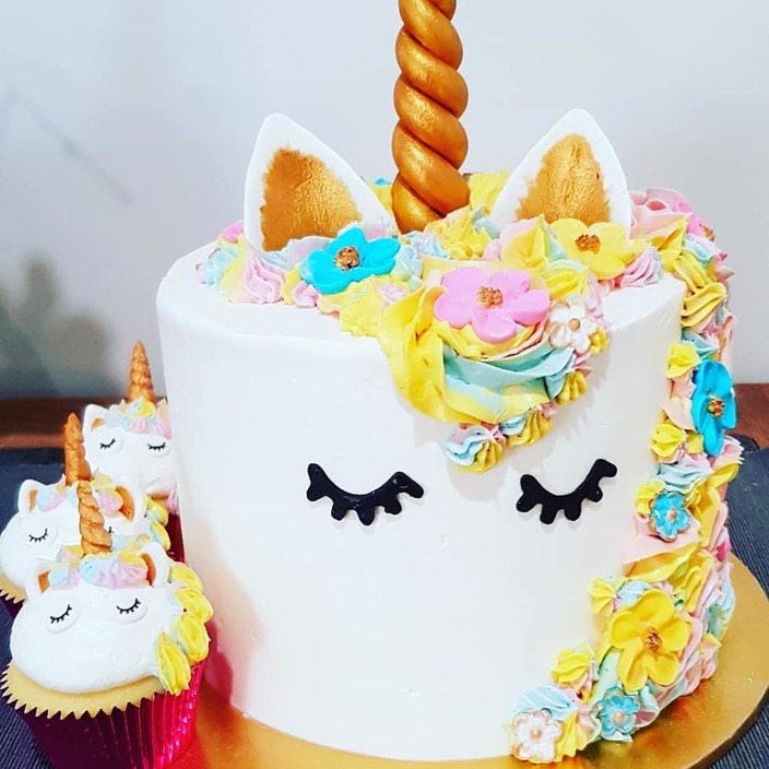 Cupcake Crayzee Pic 1 - Unicorn Cake cupcakes